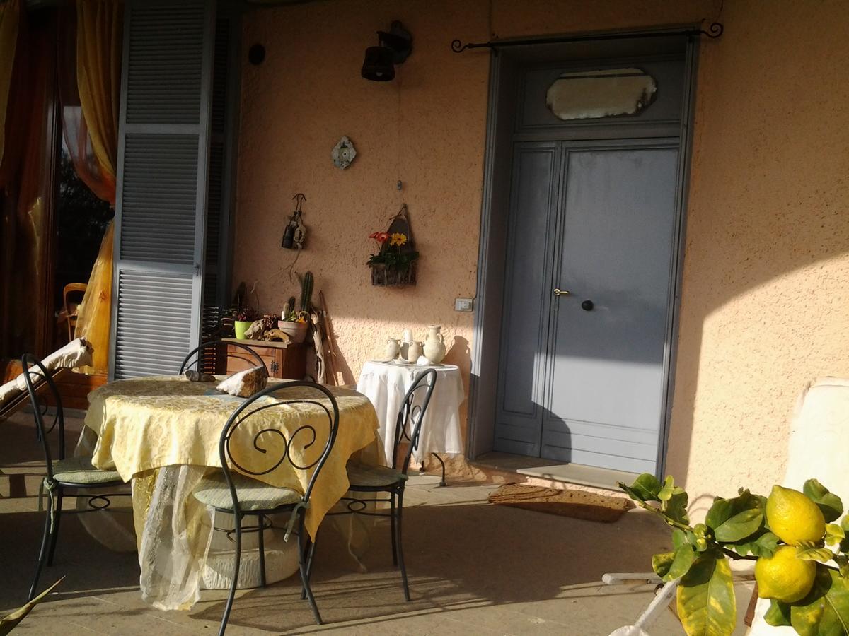 Guest House Villa Di Judighes เชร์เวเตรี ภายนอก รูปภาพ