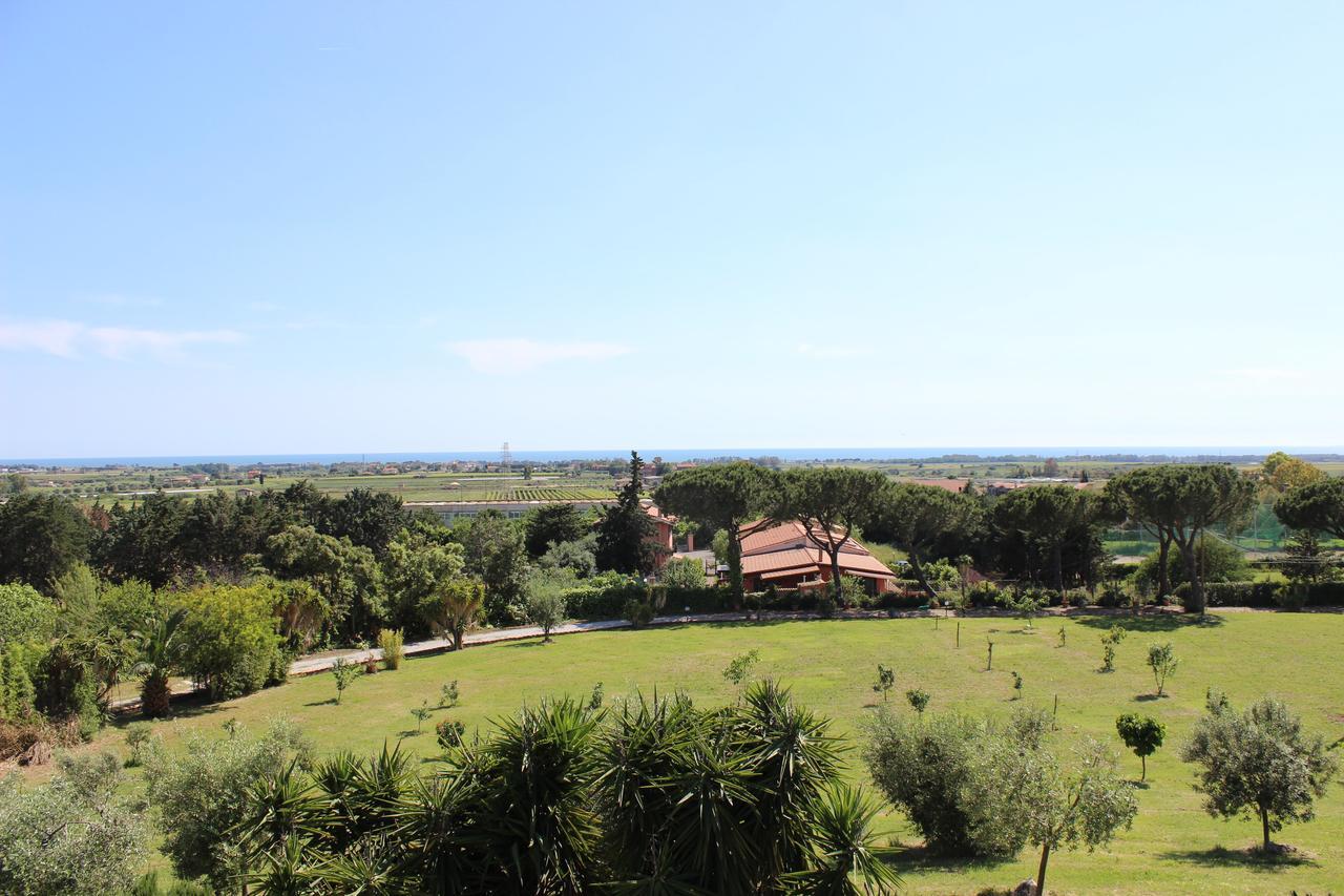 Guest House Villa Di Judighes เชร์เวเตรี ภายนอก รูปภาพ