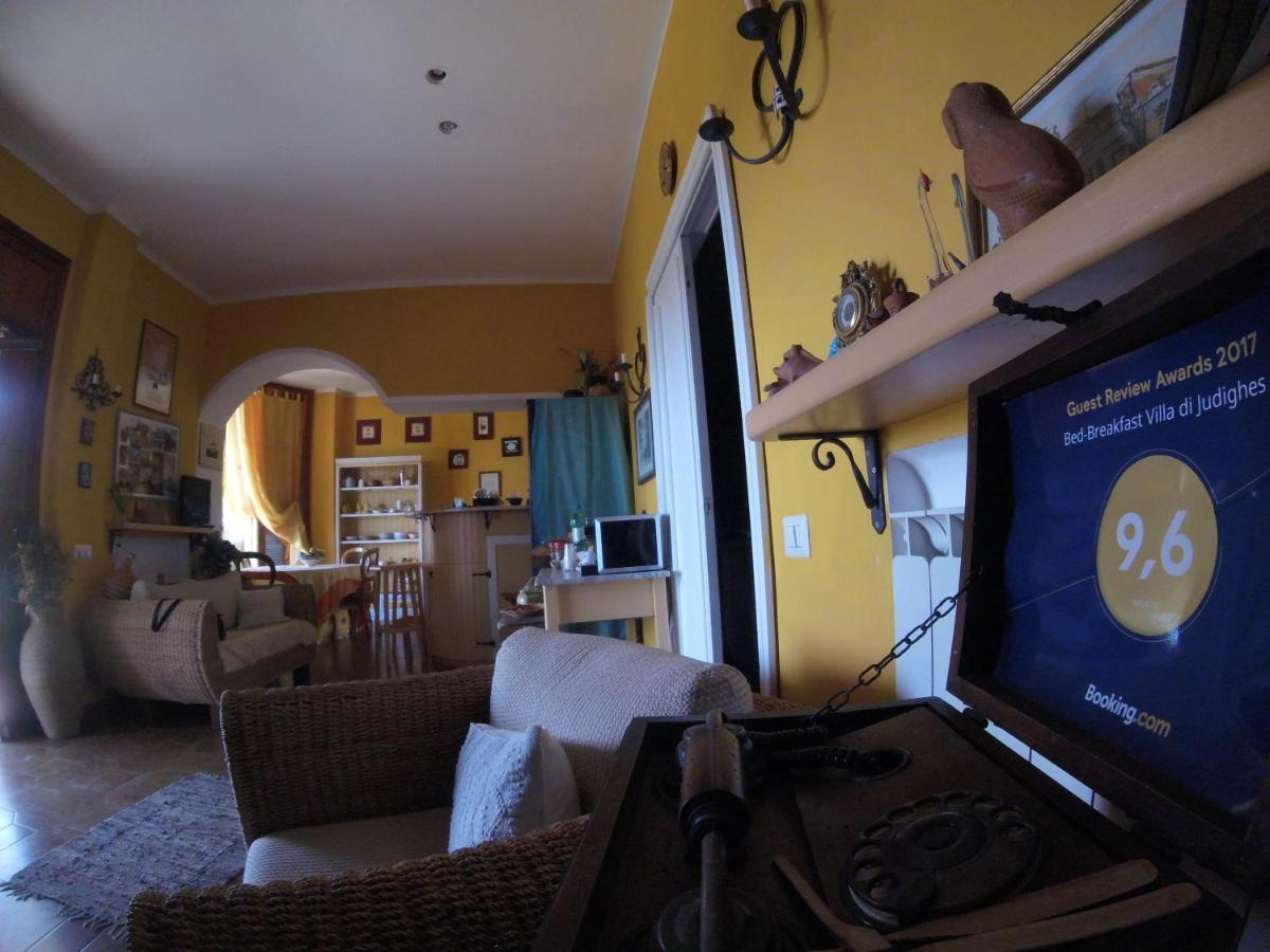 Guest House Villa Di Judighes เชร์เวเตรี ภายนอก รูปภาพ